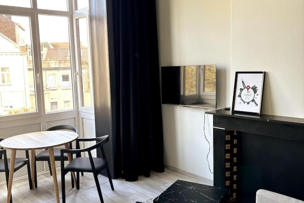 Ferienwohnung Au Cabinet Childeric Tournai Exterior foto