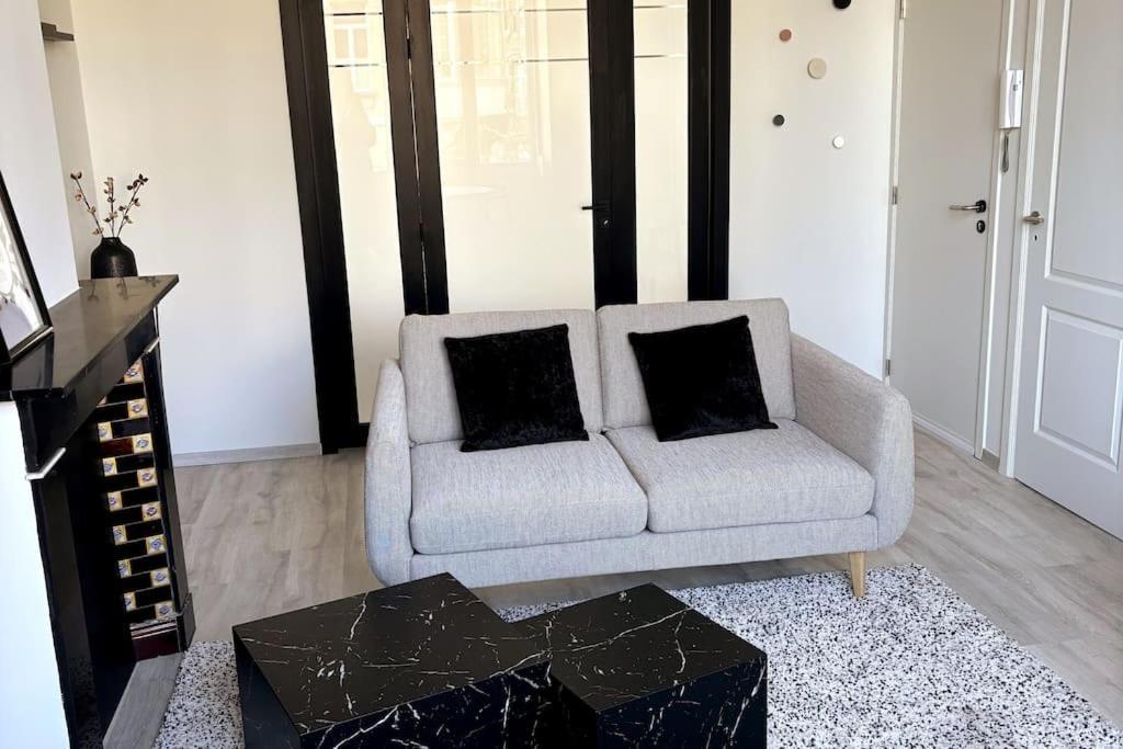 Ferienwohnung Au Cabinet Childeric Tournai Exterior foto